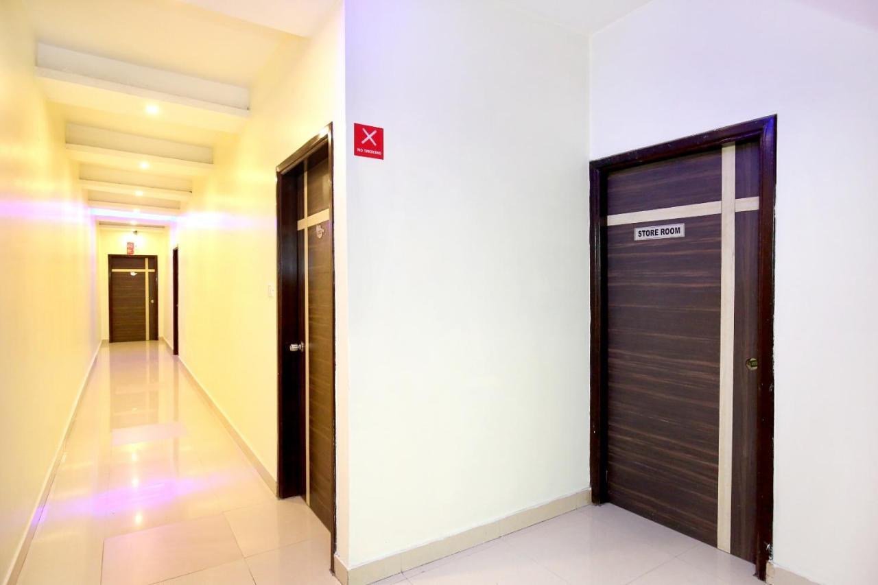 Oyo 9243 Trumpets Hotel アムリトサル エクステリア 写真